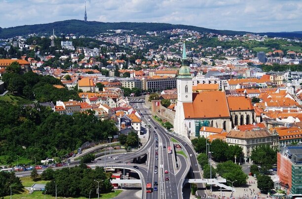 Jak koupit slovenskou dálniční známku online + placené úseky