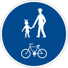 Stezka pro chodce a cyklisty společná