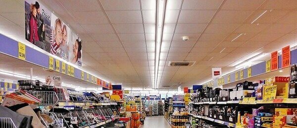 Většina obchodních řetězců 28. září zavírá