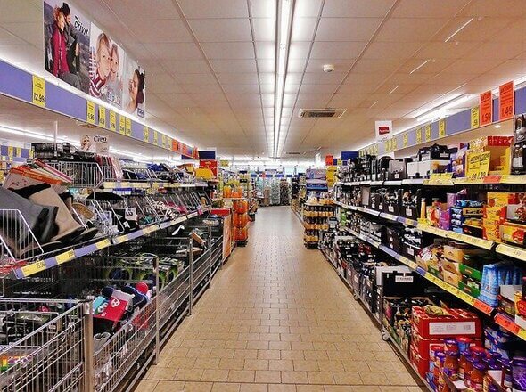 Většina obchodních řetězců 28. září zavírá