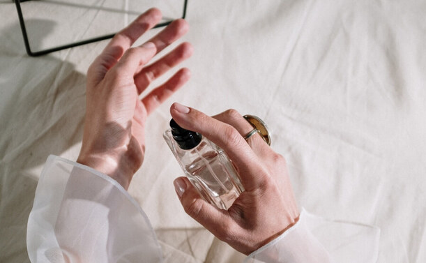 Jak si vybrat letní parfém: rady profesionálů
