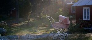 Slunce je pro mnohé z nás zdrojem energie a dobré nálady a bezesporu i synonymem pro krásné letní dny… pro děti, zvlášť ty nejmenší, může být ale sluníčko zároveň hrozbou, a to zejména pokud nejsou dostatečně chráněny.